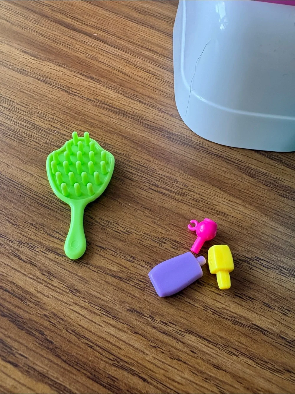 Barbie Hair Salon Accessories – Partial Set